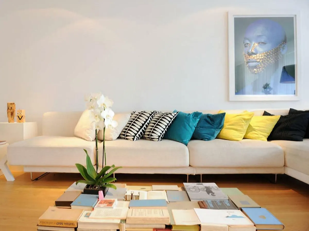 Minimalistic In Premium Location Daire Brüksel Belçika